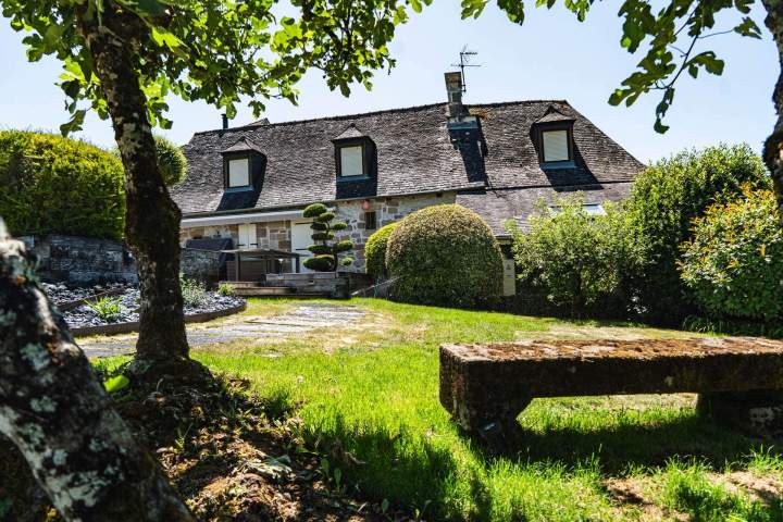 Espace extérieur aménagé Brive-la-Gaillarde